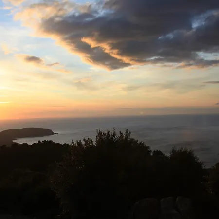Hotel Restaurant Le Belvedere De Coti-Chiavari (Corsica)