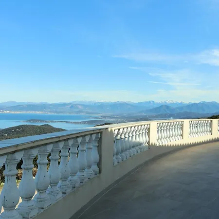 Le Belvedere Coti-Chiavari (Corsica)