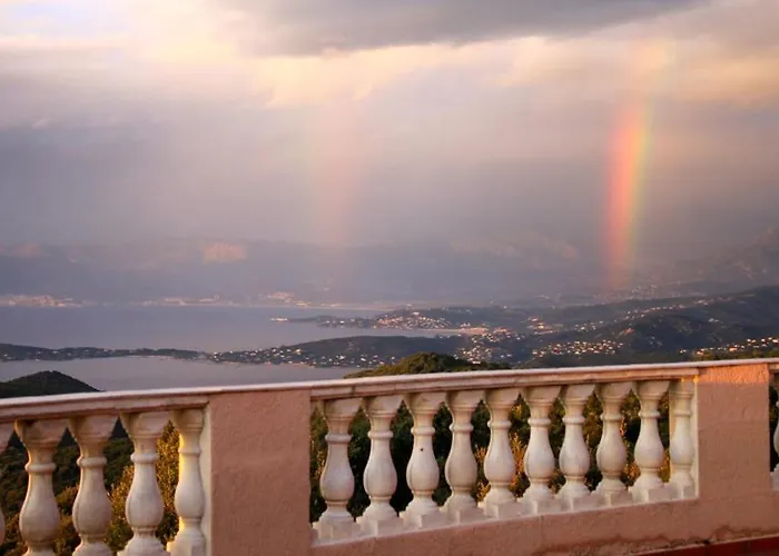 Le Belvedere Coti-Chiavari (Corsica)